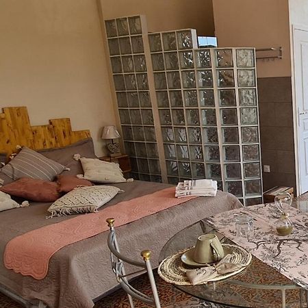Bed and Breakfast Chez Dedou Et Madou Florensac Exterior foto