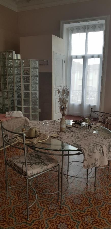 Bed and Breakfast Chez Dedou Et Madou Florensac Exterior foto
