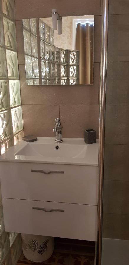Bed and Breakfast Chez Dedou Et Madou Florensac Exterior foto